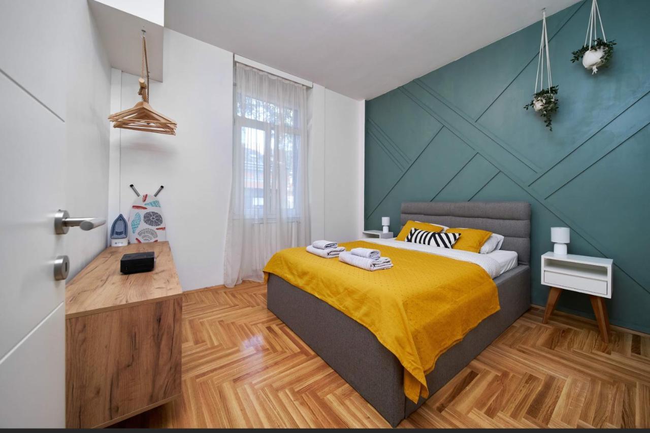 Modern Living Apt - Emberly - Private Parking ノヴィ・サド エクステリア 写真